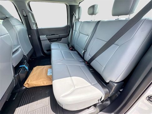 New 2025 Ford F550 4x4 Crew Cab image 15