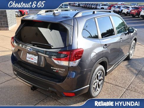 Used 2019 Subaru Forester Premium w/ All-Weather Package AWD/4WD image 6