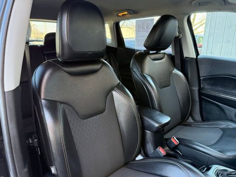 Used 2019 Jeep Compass Latitude AWD/4WD image 19