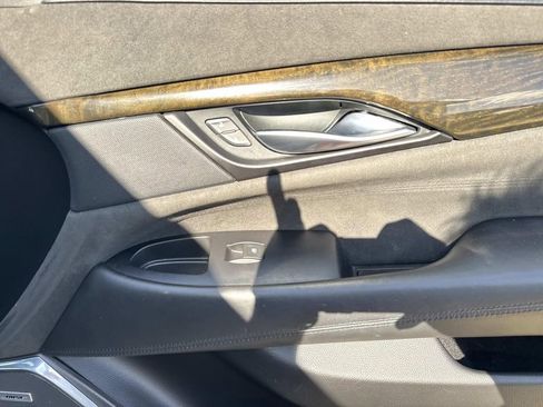 Used 2019 Cadillac Escalade Platinum image 17