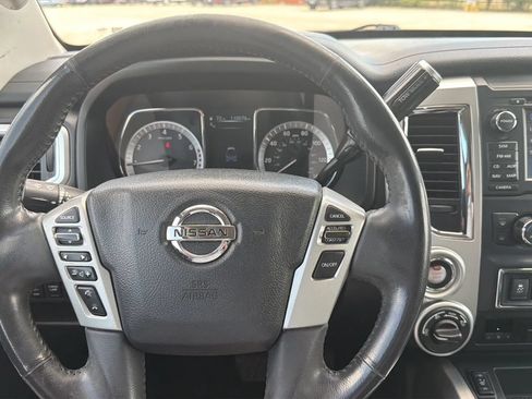 Used 2017 Nissan Titan SV AWD/4WD image 14