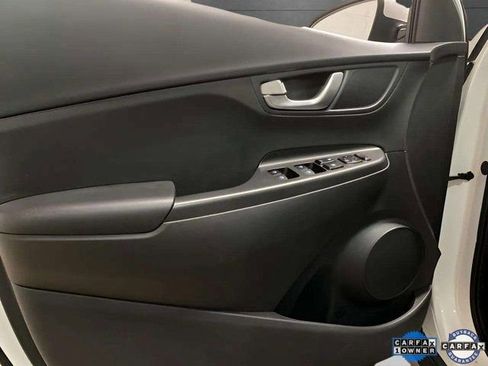 Used 2023 Hyundai Kona SE w/ Cargo Package image 31