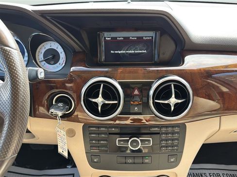 Used 2015 Mercedes-Benz GLK 350 4MATIC image 23