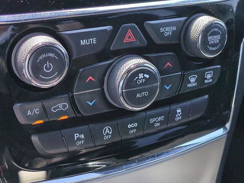 Used 2020 Jeep Grand Cherokee Altitude AWD/4WD image 22