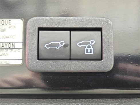 Used 2022 Toyota Corolla Cross XLE w/ Convenience Package image 13