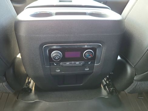 Used 2021 Chevrolet Suburban RST w/ Luxury Package RWD image 11