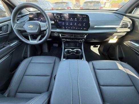 New 2026 Chevrolet Traverse LT image 17