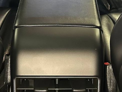 Used 2021 Tesla Model Y Long Range image 37