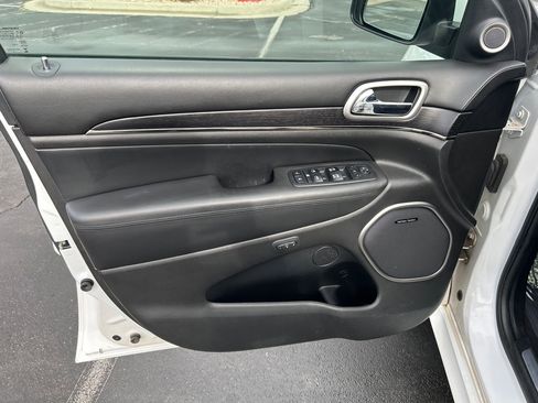 Used 2018 Jeep Grand Cherokee High Altitude image 9