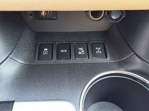 Used 2016 Toyota Highlander XLE AWD/4WD image 30