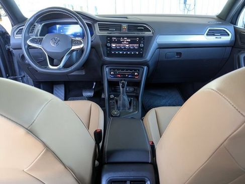 Used 2022 Volkswagen Tiguan SE AWD/4WD image 27