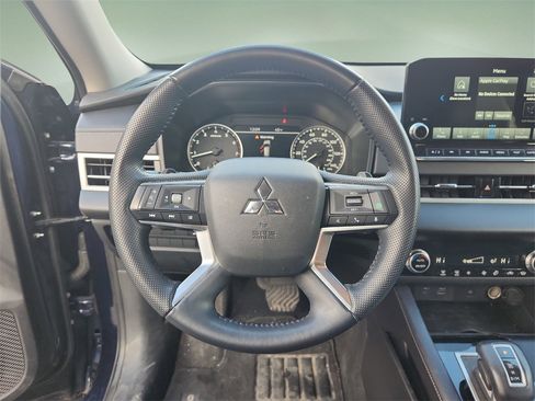 Used 2024 Mitsubishi Outlander SE image 20