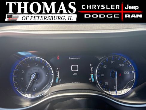 Used 2020 Chrysler Pacifica Touring-L Plus w/ Tire & Wheel Group FWD image 16