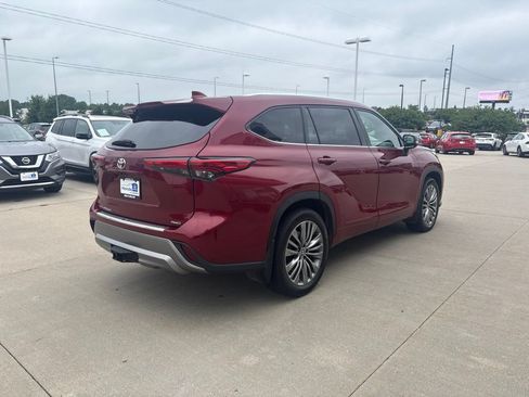 Used 2020 Toyota Highlander Platinum AWD/4WD image 5