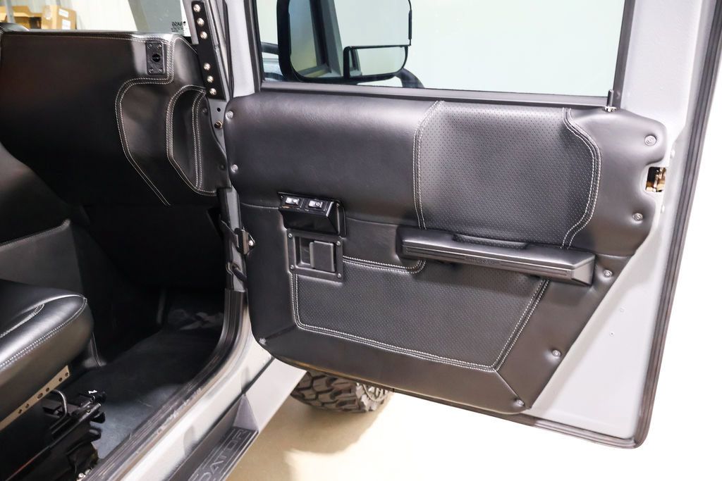Used 2003 HUMMER H1 4-Door Wagon AWD/4WD image 40