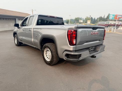 Used 2023 GMC Sierra 1500 SLE w/ Enhanced Capability Package AWD/4WD image 3