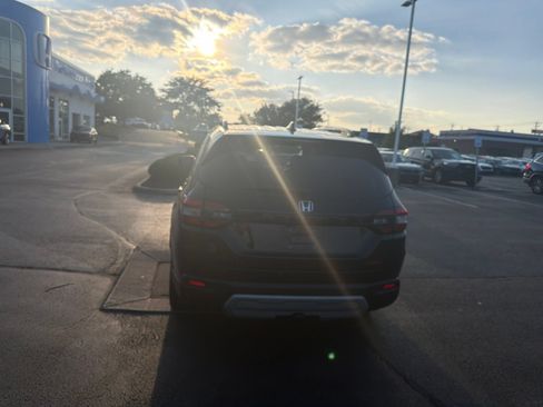 Used 2025 Honda Pilot TrailSport image 21
