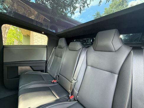 Used 2024 Tesla Cybertruck AWD Crew Cab image 16