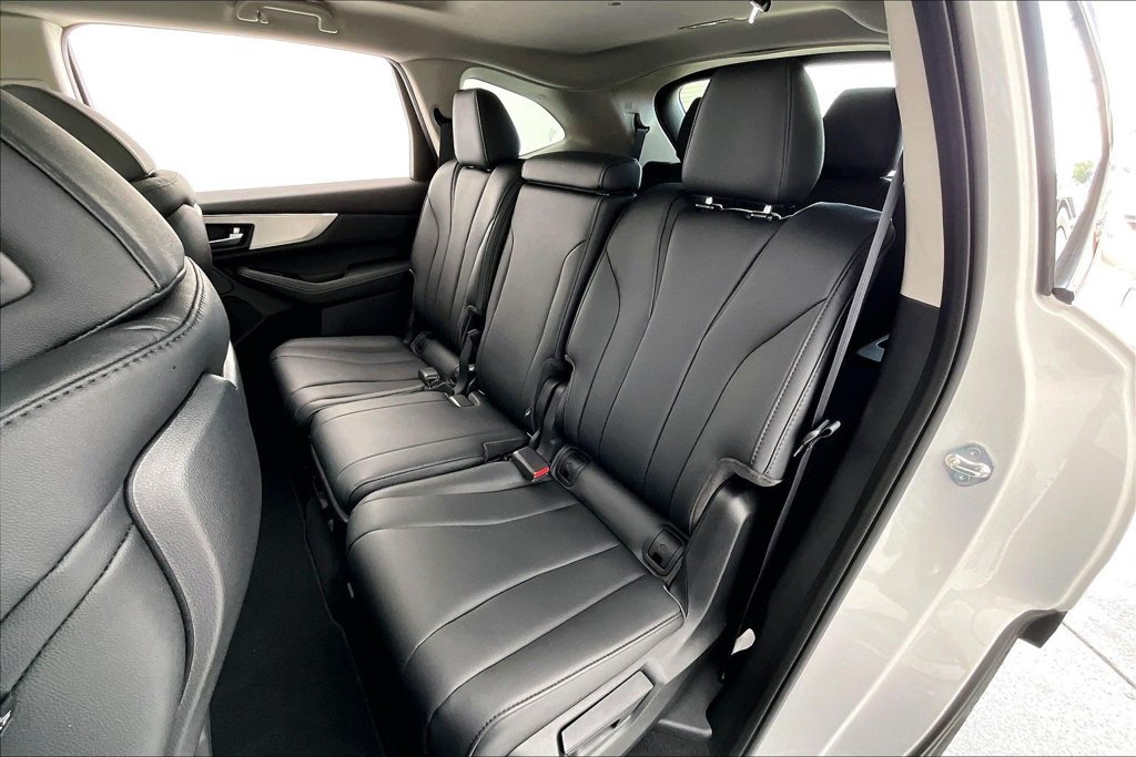 Certified 2025 Acura MDX SH-AWD image 32