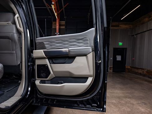 Used 2025 Ford F450 Platinum w/ Platinum Plus Package image 37