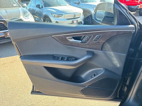 Used 2021 Audi Q8 Premium Plus w/ Premium Plus Package image 32