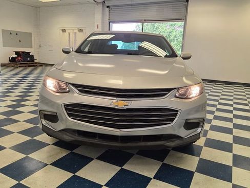 Used 2016 Chevrolet Malibu LT FWD image 2