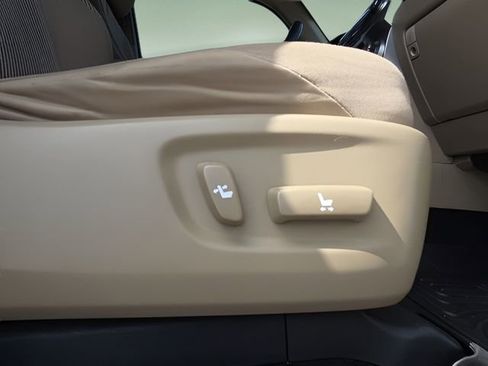 Used 2012 Toyota 4Runner SR5 w/ Convenience Pkg image 16