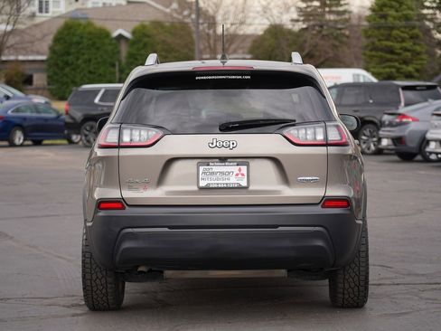 Used 2019 Jeep Cherokee Latitude w/ Popular Appearance Group AWD/4WD image 4