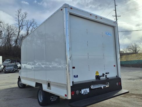 New 2025 GMC Savana 3500 Extended w/ Power Convenience Package image 19