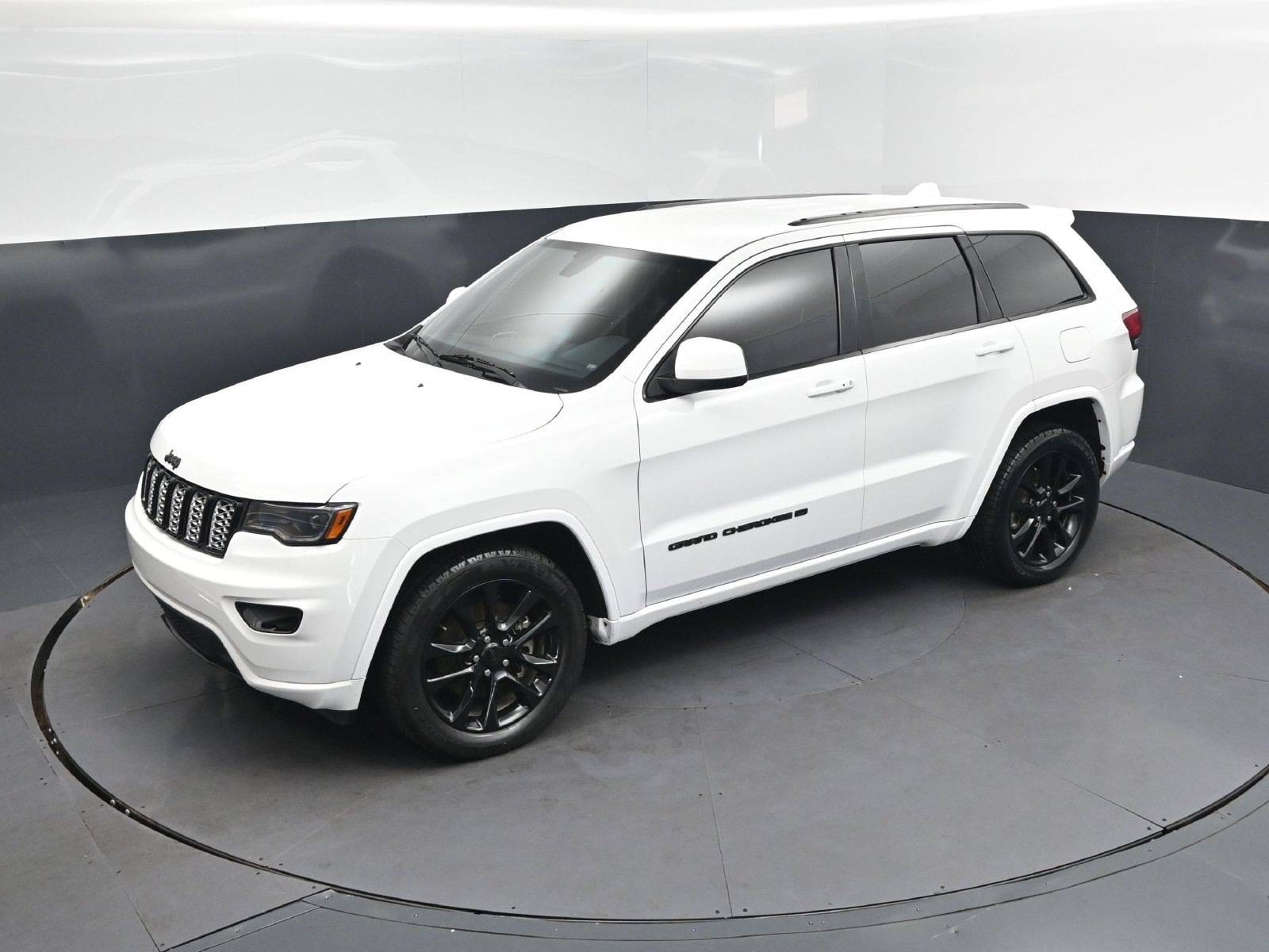 Used 2022 Jeep Grand Cherokee Laredo X RWD image 31
