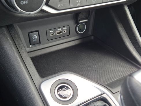 Used 2025 Nissan Sentra SV image 25