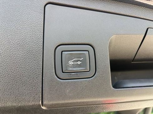 Certified 2023 Cadillac XT4 Premium Luxury FWD image 6