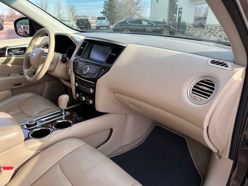 Used 2015 Nissan Pathfinder SL w/ Trailer Tow Package image 31