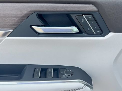 New 2026 GMC Acadia Denali w/ Super Cruise Package FWD image 13