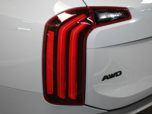 Used 2022 Kia Telluride SX w/ SX Prestige Package image 60