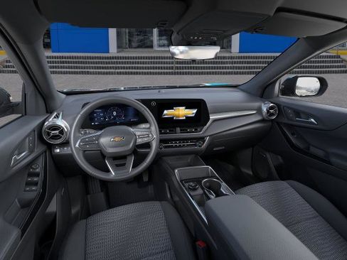 New 2026 Chevrolet Equinox LT w/ Safety and Technology Package AWD/4WD image 39