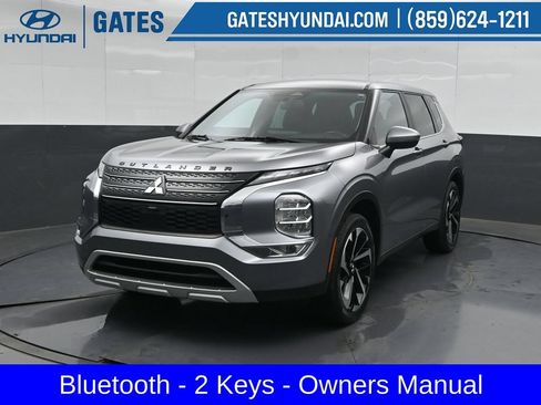 Used 2023 Mitsubishi Outlander SE FWD image 5