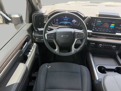Used 2025 Chevrolet Silverado 2500 LT w/ Trail Boss Package AWD/4WD image 10