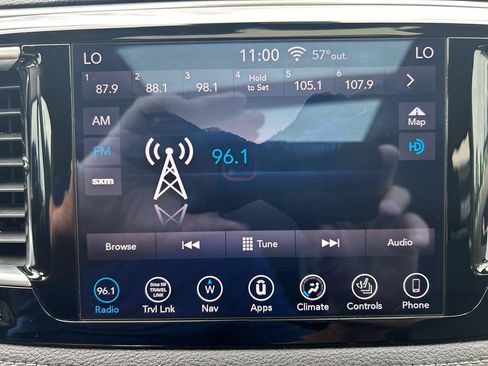 Used 2019 Chrysler Pacifica Limited w/ Tire & Wheel Group FWD image 13