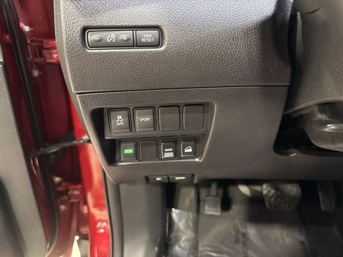 Used 2016 Nissan Rogue S AWD/4WD image 12