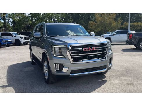 Certified 2023 GMC Yukon SLT w/ SLT Premium Package AWD/4WD image 3