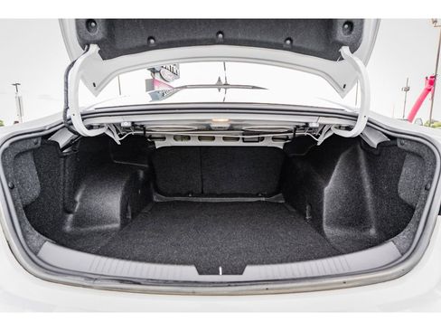 Used 2020 Chevrolet Malibu LS image 26