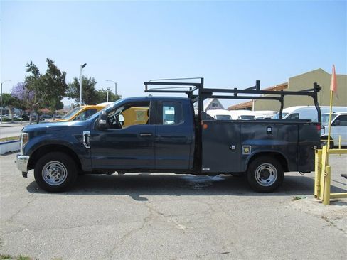 Used 2019 Ford F250 XL w/ XL Value Package image 3