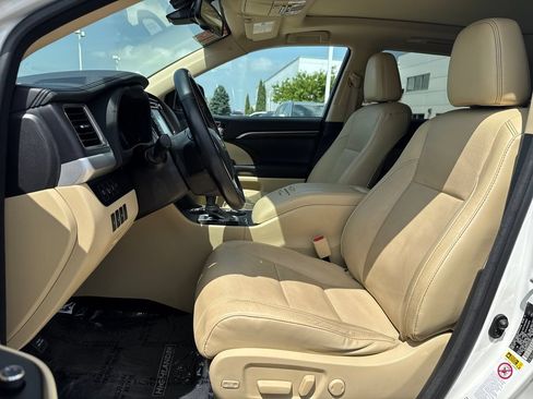 Used 2016 Toyota Highlander Limited Platinum AWD/4WD image 13