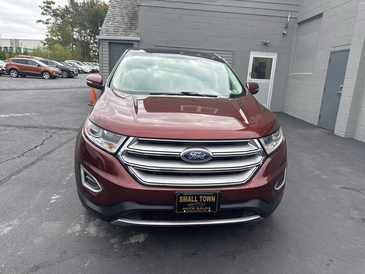 Used 2016 Ford Edge SEL w/ Equipment Group 201A AWD/4WD image 2