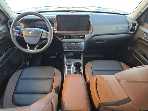 Used 2025 Ford Bronco Sport Outer Banks w/ Outer Banks Tech Package+ image 11