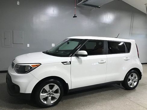 Used 2017 Kia Soul FWD image 7