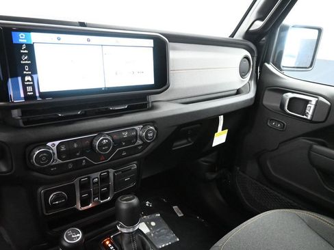 New 2026 Jeep Gladiator Sport image 21