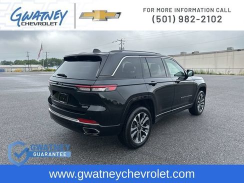 Used 2023 Jeep Grand Cherokee Overland w/ Luxury Tech Group IV AWD/4WD image 5