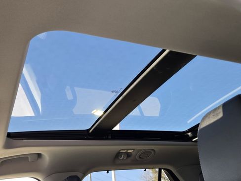 Used 2022 Ford Explorer Limited w/ Equipment Group 301A image 15